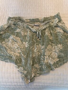 Hurley Light Green Floral Drawstring Athletic Shorts